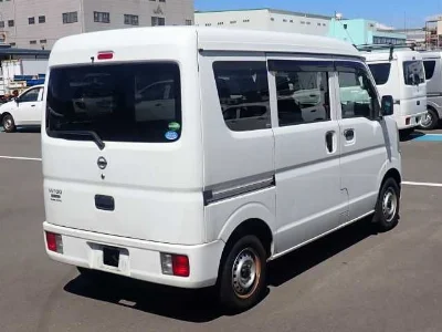 NISSAN CLIPPER VAN