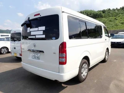 TOYOTA HIACE