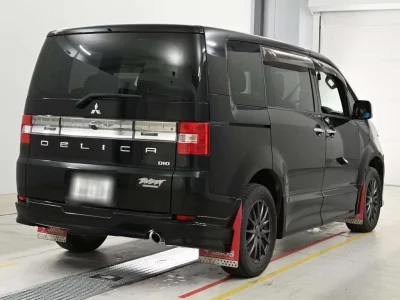 MITSUBISHI DELICA D5