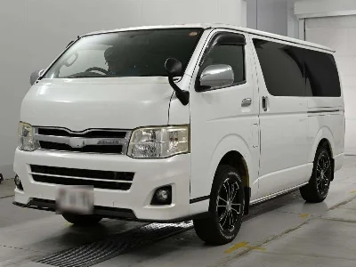 TOYOTA HIACE VAN