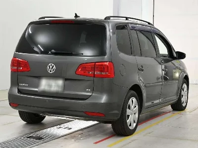 VOLKSWAGEN GOLF TOURAN
