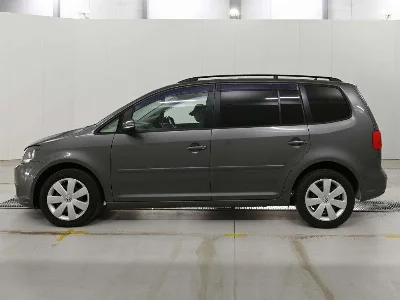 VOLKSWAGEN GOLF TOURAN