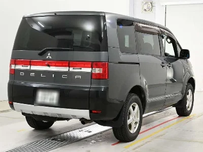 MITSUBISHI DELICA D5