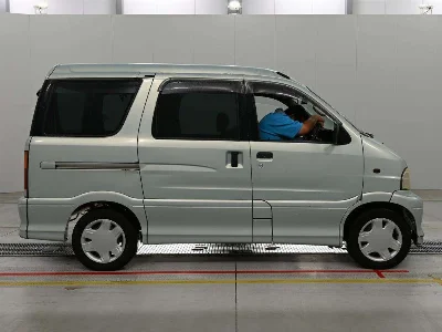 DAIHATSU ATRAI 7