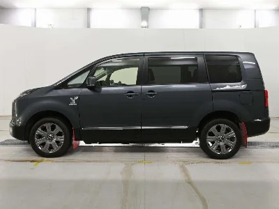 MITSUBISHI DELICA D5