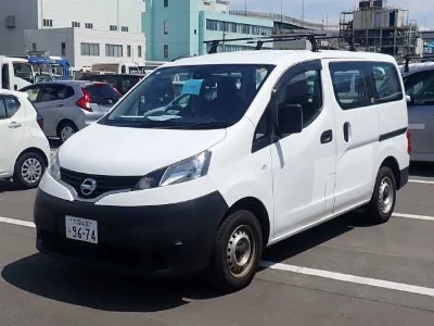 NISSAN NV200