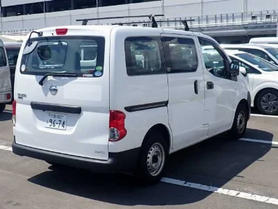 NISSAN NV200