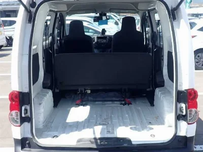 NISSAN NV200