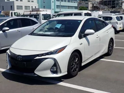 TOYOTA PRIUS PHV