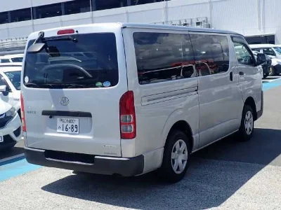 TOYOTA HIACE VAN