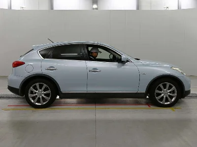 NISSAN SKYLINE CROSSOVER