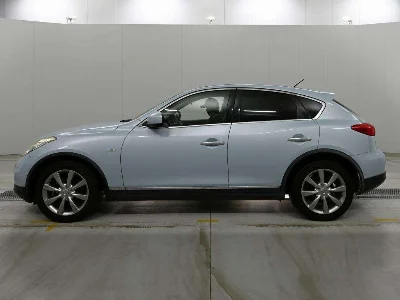 NISSAN SKYLINE CROSSOVER