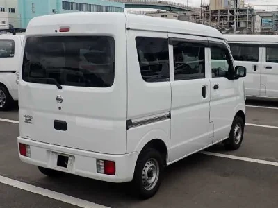 NISSAN CLIPPER VAN