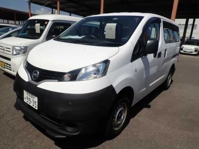 NISSAN NV200