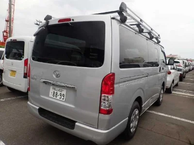 TOYOTA HIACE VAN