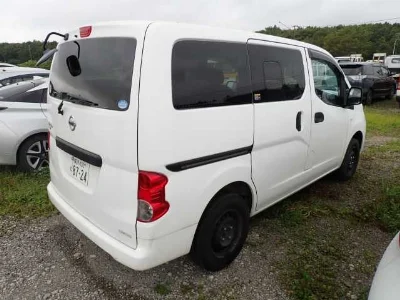 NISSAN NV200