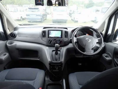NISSAN NV200