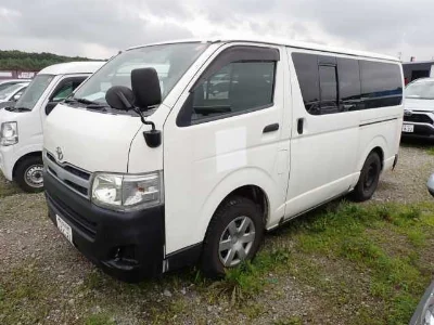 TOYOTA REGIUS VAN
