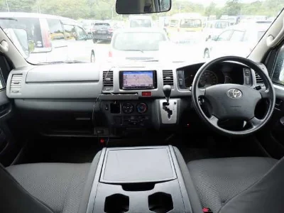 TOYOTA REGIUS VAN