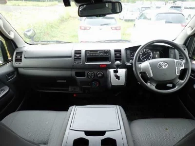 TOYOTA HIACE VAN