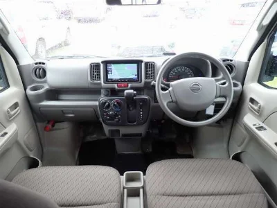NISSAN CLIPPER VAN