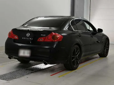 NISSAN SKYLINE