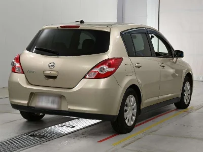 NISSAN TIIDA