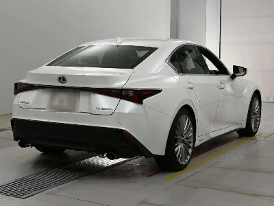 LEXUS IS