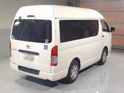 TOYOTA REGIUS VAN