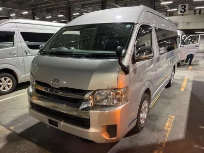 TOYOTA HIACE