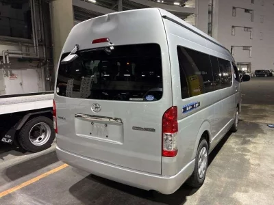 TOYOTA HIACE