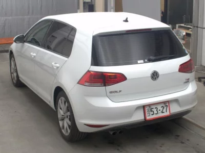 VOLKSWAGEN GOLF