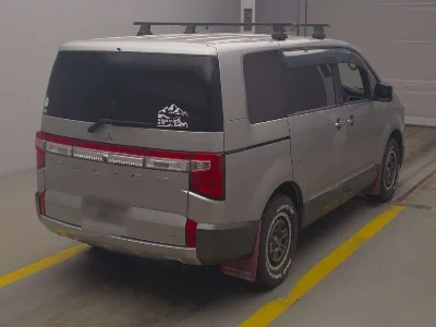 MITSUBISHI DELICA D5