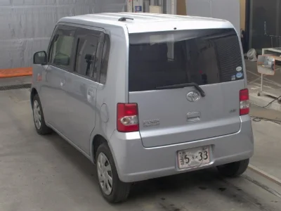TOYOTA PIXIS SPACE