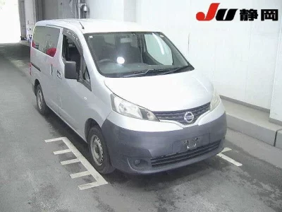 NISSAN NV200