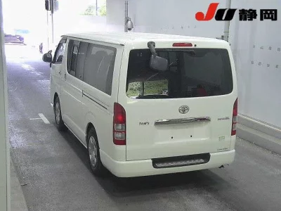 TOYOTA REGIUS VAN