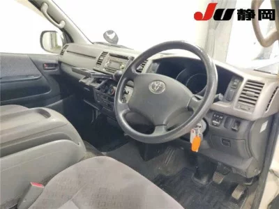 TOYOTA REGIUS VAN
