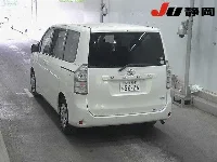 Цена авто Toyota Voxy с аукционов Японии, номер кузова ZRR70G, пробег 133 000, оценка 2