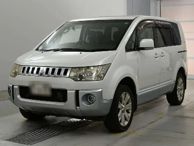 MITSUBISHI DELICA D5