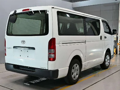 TOYOTA REGIUS VAN