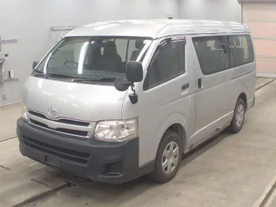 TOYOTA HIACE