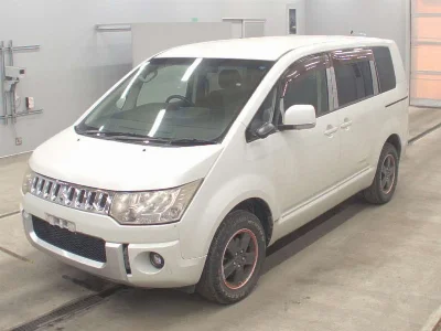 MITSUBISHI DELICA D5