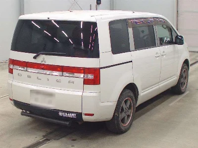 MITSUBISHI DELICA D5
