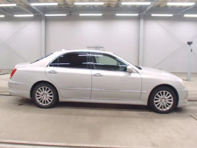 TOYOTA CROWN MAJESTA