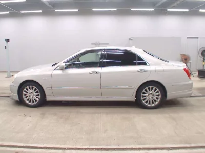 TOYOTA CROWN MAJESTA