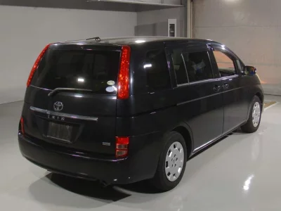TOYOTA ISIS