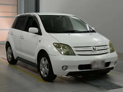 TOYOTA IST