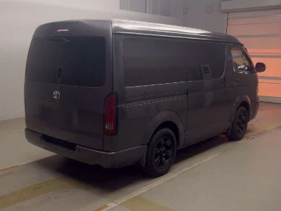 TOYOTA REGIUS VAN