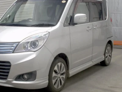 MITSUBISHI DELICA D2