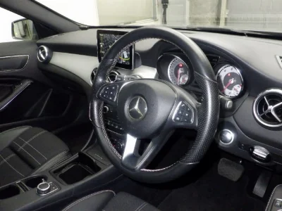MERCEDES BENZ GLA
